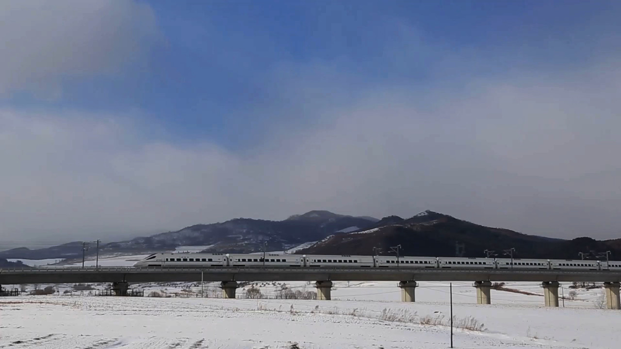 he Beijing-Shenyang high-speed line spans nearly 700 kilometers.jpeg