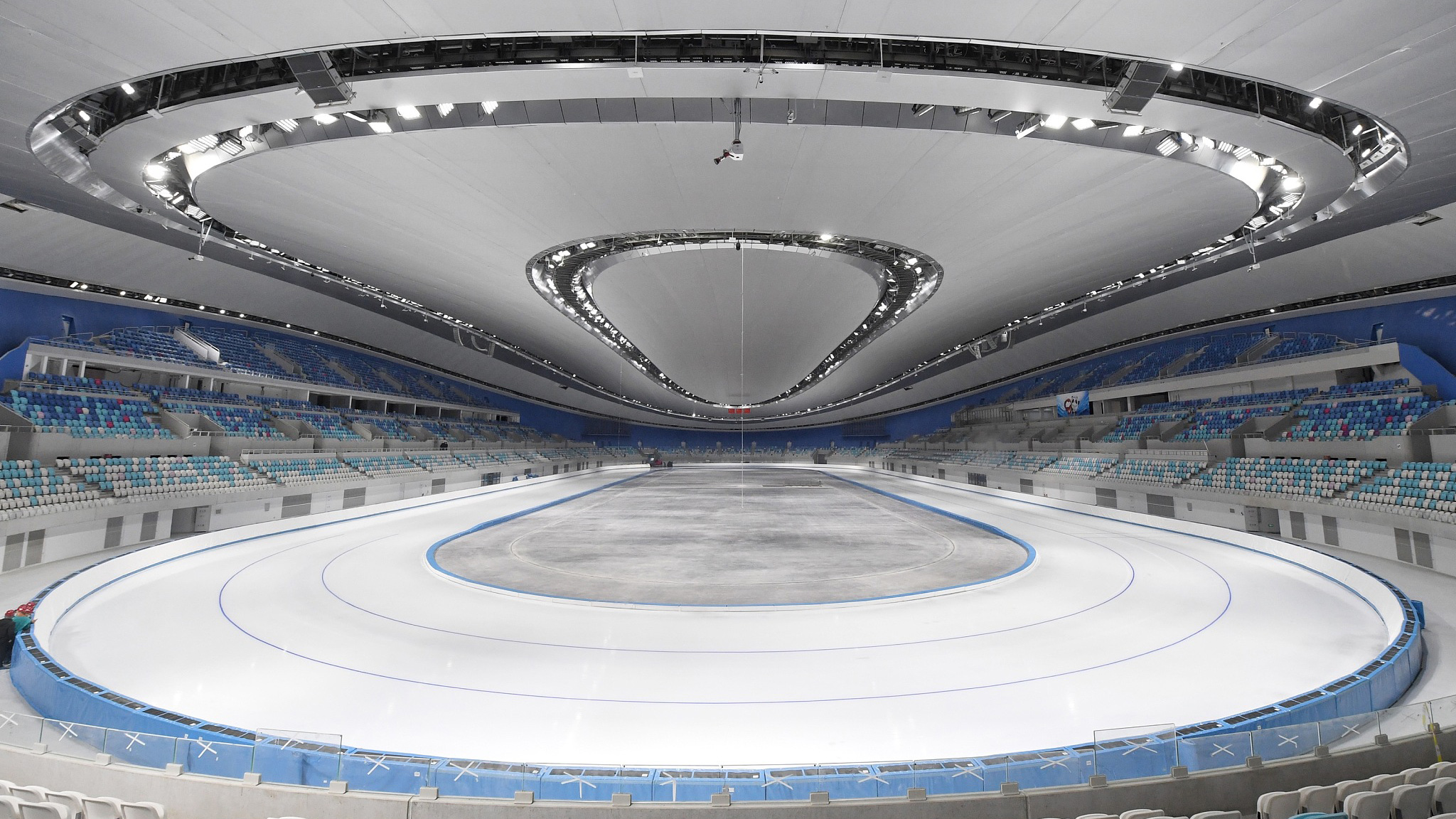 Ice surface on 2022 Winter Olympics speed skating venue.jpg