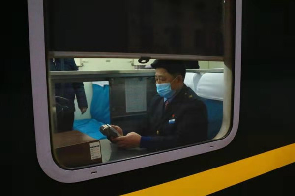 Jilin train attendant retires after 30 years of diligence.jpg Jilin train attendant retires after 30 years of diligence.jpg